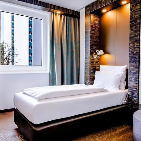 Motel One Berlin-Tiergarten-2