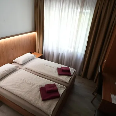 Berl Inn-2