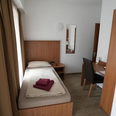 Berl Inn-3