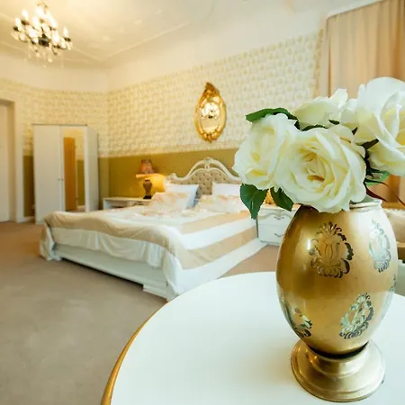 Hotel Pension Dahlem-3